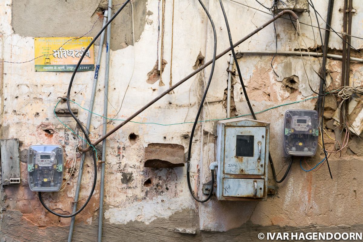 Wall and Electricity Cables, Jaipur