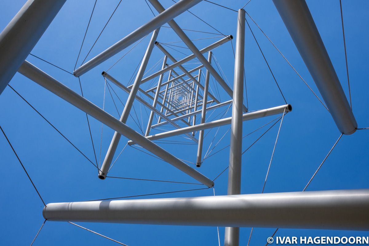 Kenneth Snelson Needle Tower